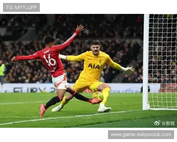 热刺角球预判到位成功制造点球