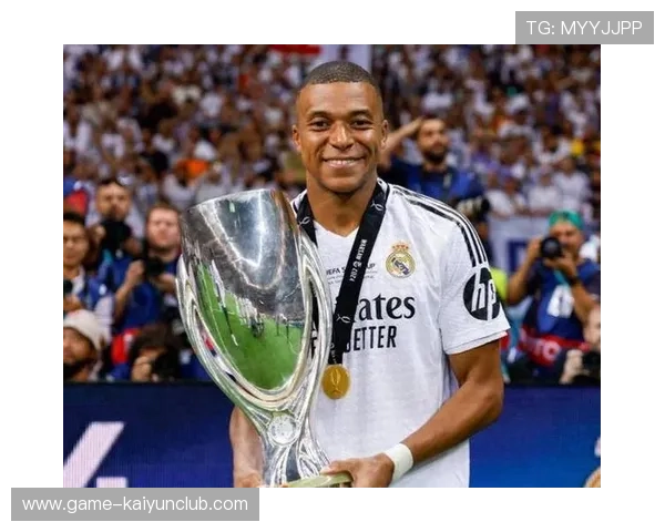 皇马边路换位配合打穿对方盲区